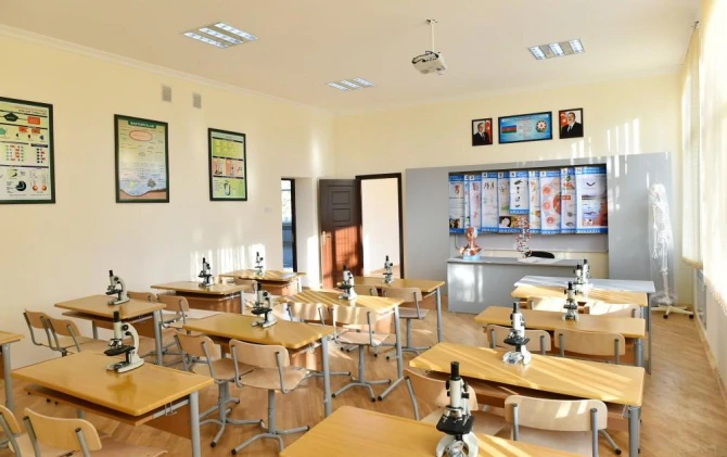 Ильхам Алиев посетил школу № 74 (фото)