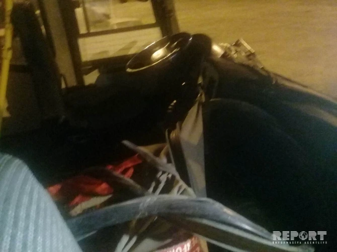 В Баку пассажирский автобус врезался в грузовик: много пострадавших (список, фото)
