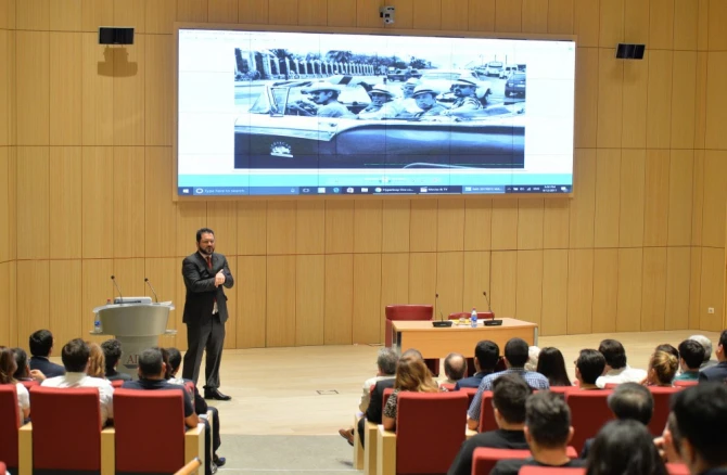 Mehriban Əliyeva amerikalı iş adamının mühazirəsini dinlədi - FOTO