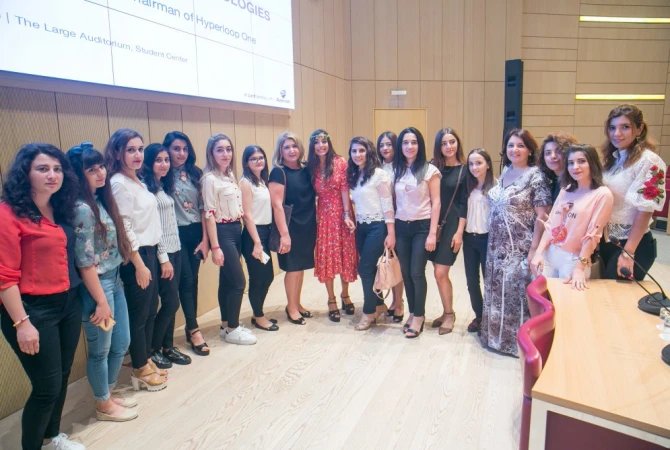 Mehriban Əliyeva amerikalı iş adamının mühazirəsini dinlədi - FOTO