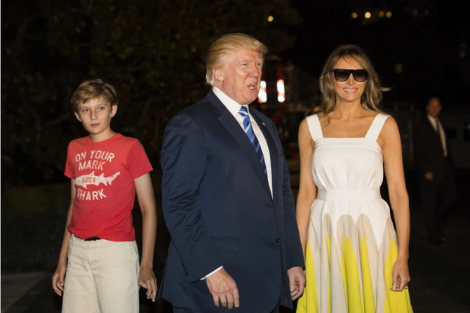 Почему Мелания Трамп стала такой улыбчивой (фото)