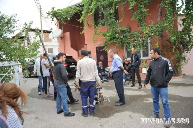 Bakıda misli görünməmiş söküntü: “Evin girişini sökür, deyir içəri damdan gir...” - FOTO