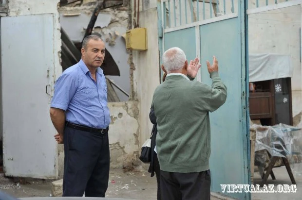 Bakıda misli görünməmiş söküntü: “Evin girişini sökür, deyir içəri damdan gir...” - FOTO