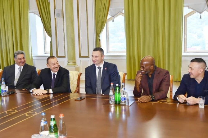 Звезды бокса на приеме у Ильхама Алиева (фото)
