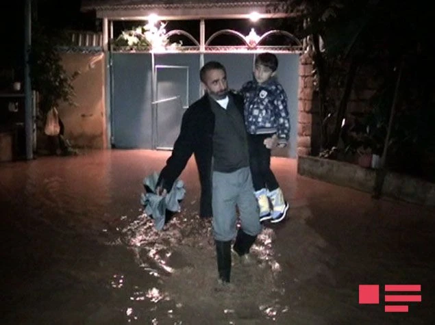 Masallıda çay daşdı - Həyətyanı sahələr su altında qaldı - FOTO Masallıda çay daşdı - Həyətyanı sahələr su altında qaldı - FOTO