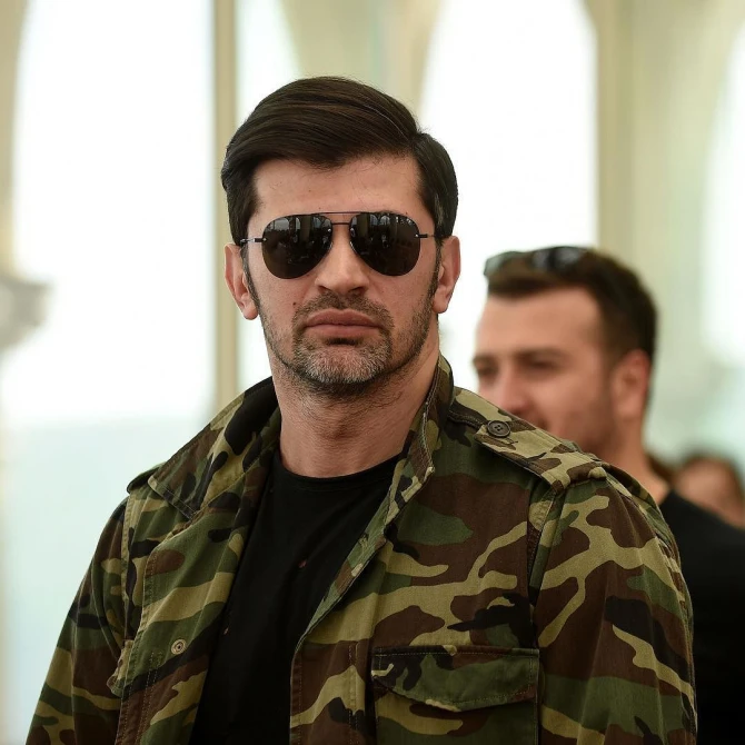 У нового мэра Тбилиси Кахи Каладзе отличное чувство стиля (фото) У нового мэра Тбилиси Кахи Каладзе отличное чувство стиля (фото)