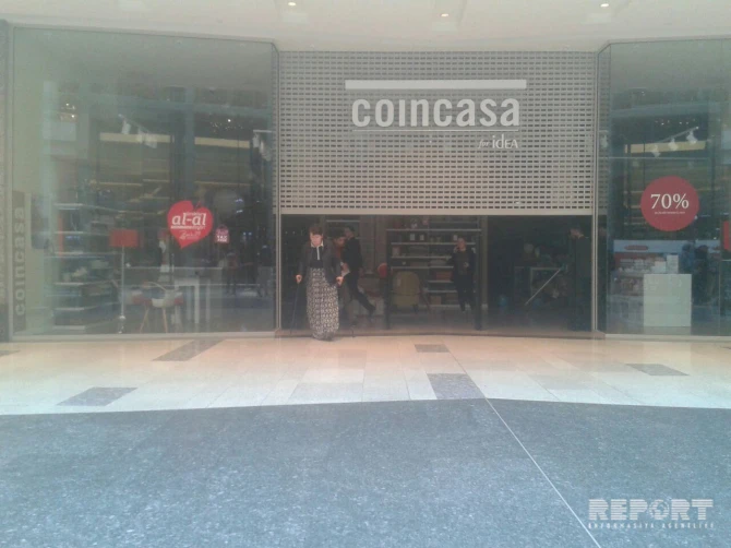 В Gənclik Mall затопило несколько магазинов (фото)