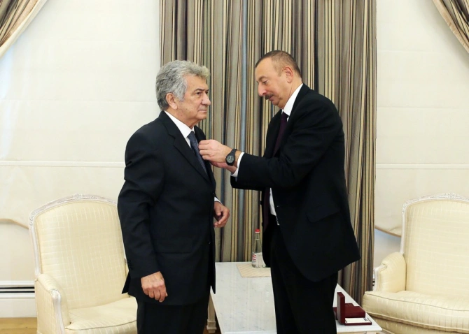 Ильхам Алиев вручил орден 