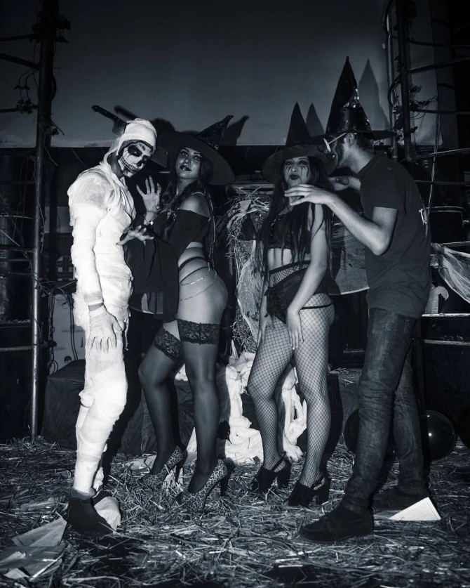Bakıda +18 party keçirildi - çılpaq qızlar, musiqi ... (FOTO, VİDEO)