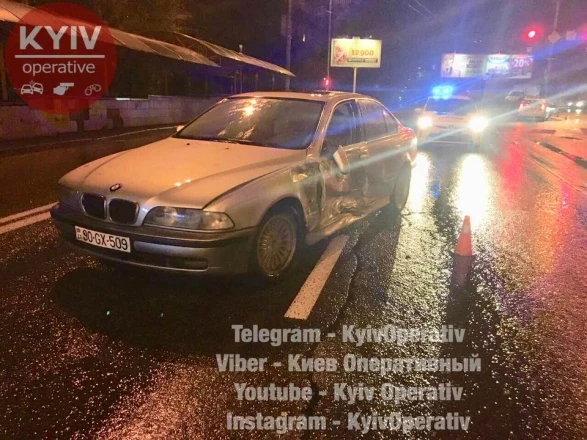 Тяжелое ДТП в Киеве: пострадали туристы из Баку (фото)