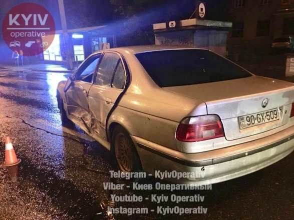 Тяжелое ДТП в Киеве: пострадали туристы из Баку (фото)