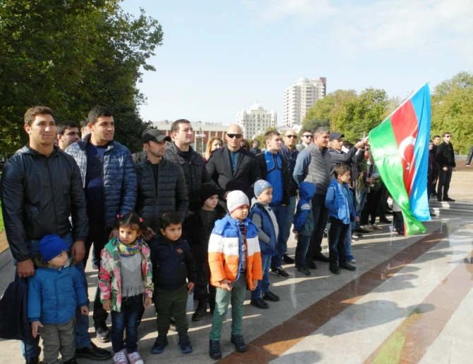 Мадат Гулиев и Анар Алекперов на велопробеге (фото)