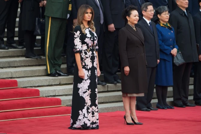 Меланья Трамп прилетела в Пекин в 