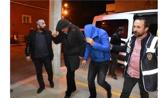 Azərbaycanlı fahişələr iş başında tutuldu (FOTO) Azərbaycanlı fahişələr iş başında tutuldu (FOTO)
