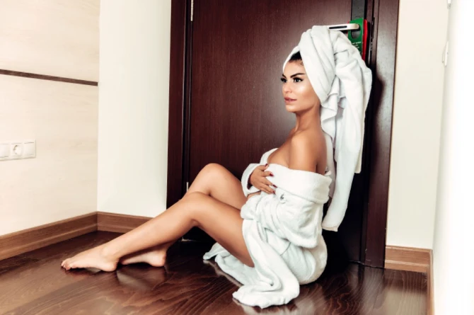 Афаг Аслан снялась в голой ФОТОСЕССИИ