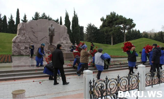 Heydər Əliyevin xatirəsini yad edirik (FOTO)