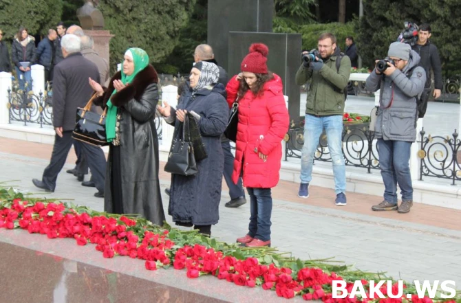 Heydər Əliyevin xatirəsini yad edirik (FOTO)