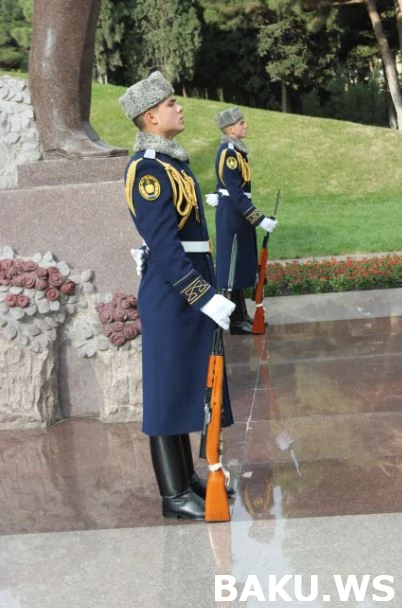 Heydər Əliyevin xatirəsini yad edirik (FOTO)