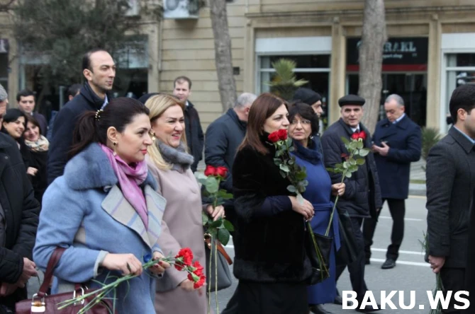 Heydər Əliyevin xatirəsini yad edirik (FOTO)