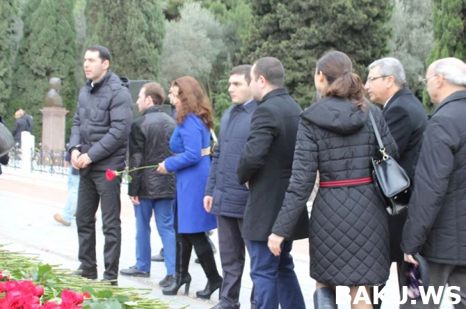 Heydər Əliyevin xatirəsini yad edirik (FOTO)