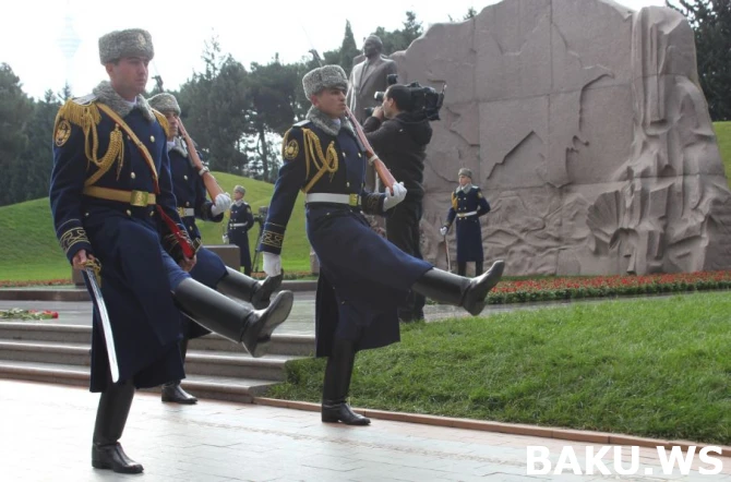 Heydər Əliyevin xatirəsini yad edirik (FOTO)
