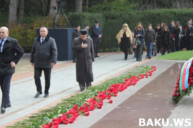 Heydər Əliyevin xatirəsini yad edirik (FOTO)