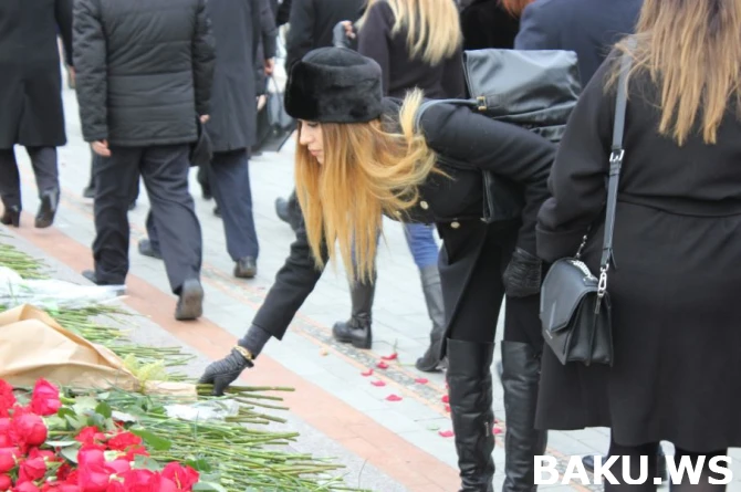Heydər Əliyevin xatirəsini yad edirik (FOTO)