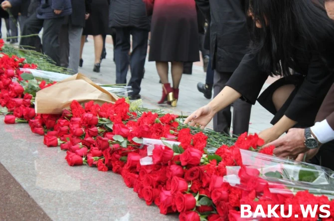 Heydər Əliyevin xatirəsini yad edirik (FOTO)