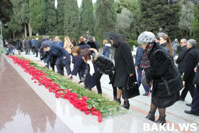 Heydər Əliyevin xatirəsini yad edirik (FOTO)