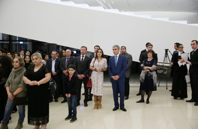 Лейла Алиева на открытии персональной выставки Омара Эльдарова (фото)