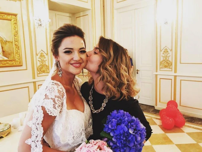 Toyunda itlə fotosessiya edən azərbaycanlı gəlin: “Bəyi ora çağıra bilmədim, çünki...”