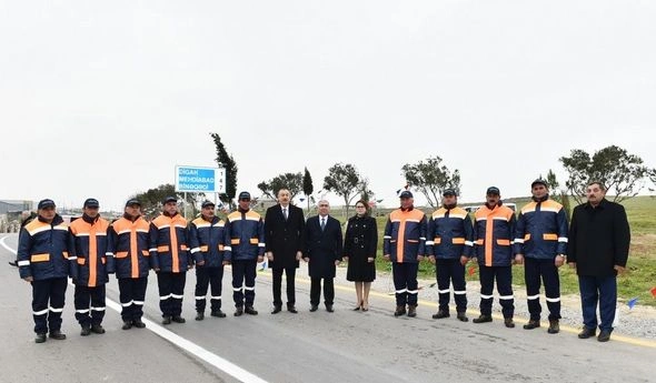 İlham Əliyev avtomobil yolunun açılışında – FOTO İlham Əliyev avtomobil yolunun açılışında – FOTO