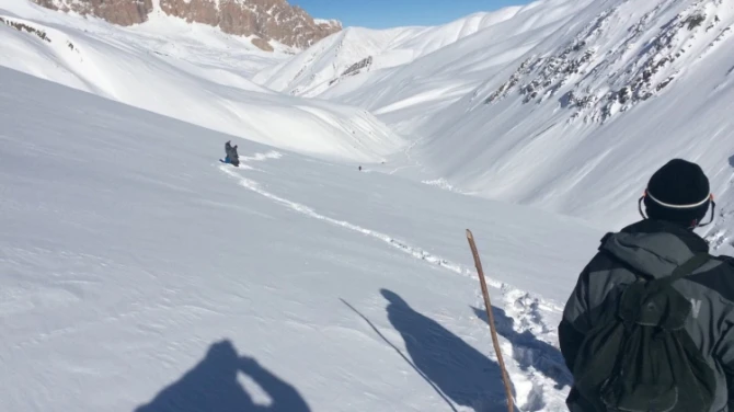 Поиски пропавших альпинистов продолжаются (фото, видео)