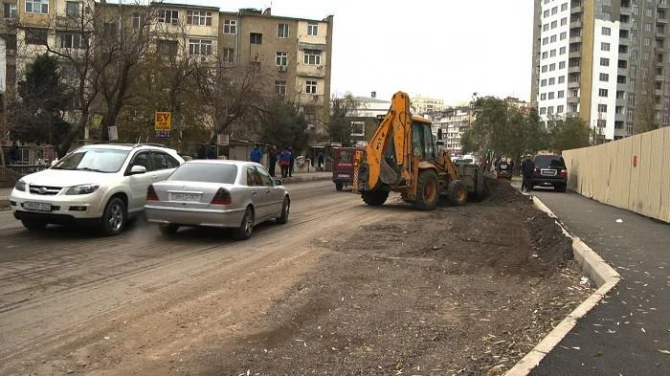 В Баку капитально ремонтируется еще одна улица (фото) В Баку капитально ремонтируется еще одна улица (фото)