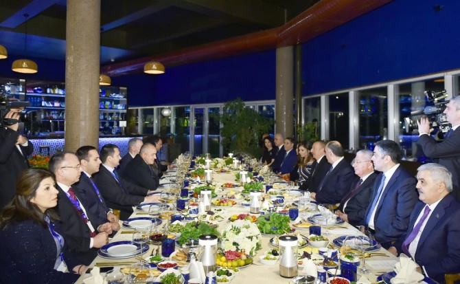 İlham Əliyevin sükan arxasında FOTOsu yayıldı