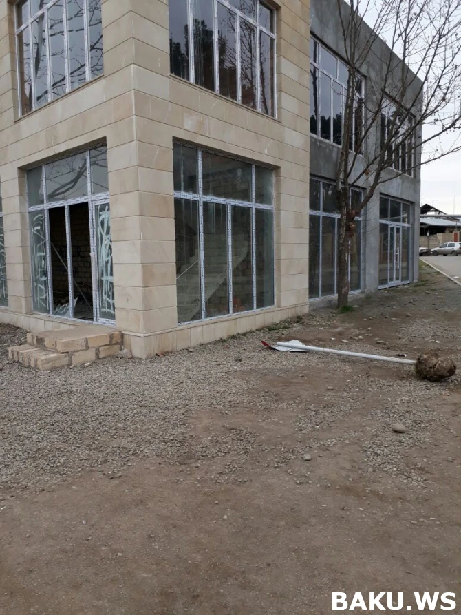 Gəncədə bir gecədə yol nişanları söküldü (FOTO)