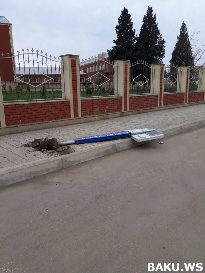 Gəncədə bir gecədə yol nişanları söküldü (FOTO)