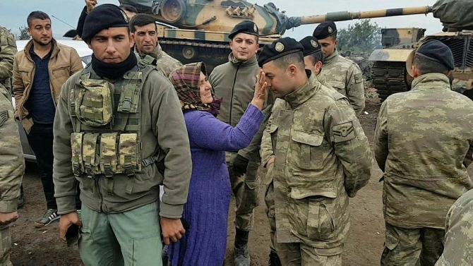 Türk əsgəri o qadını unutmadı - 