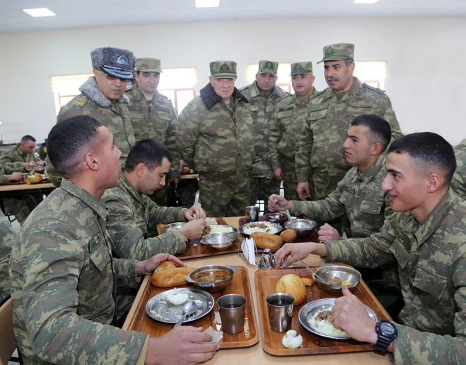 Ильхам Алиев отправил своего помощника на линию фронта (фото)