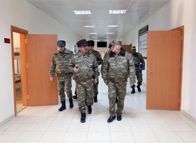 Ильхам Алиев отправил своего помощника на линию фронта (фото)