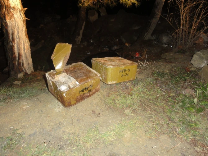 На пляже в Баку найдено 20 взрывателей (фото) На пляже в Баку найдено 20 взрывателей (фото)