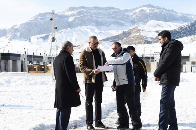Prezident İlham Əliyev “Şahdağ”da xizək sürdü (FOTO)