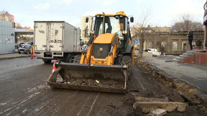 В Баку реконструируется еще одна улица (фото)