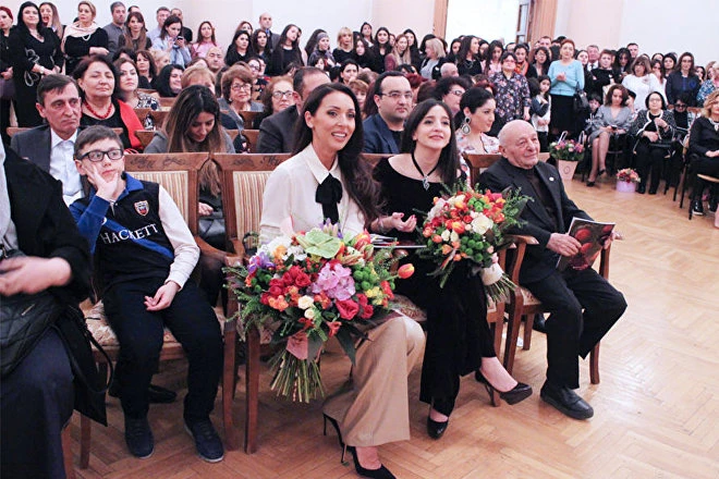 Алсу приехала в Баку (видео)