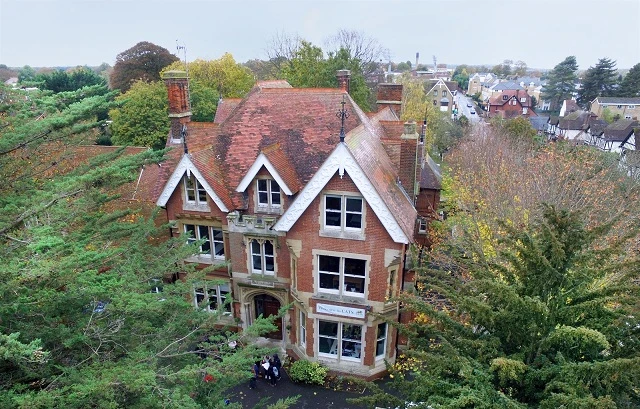 Отличная возможность для родителей, желающих дать хорошее образование своим детям (видео)