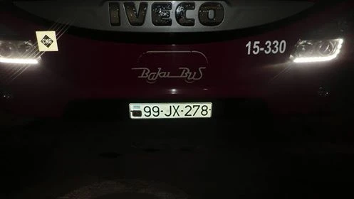Bakıda sakinlər Bakubus-ın avtobuslarına ziyan vurdular (FOTO)