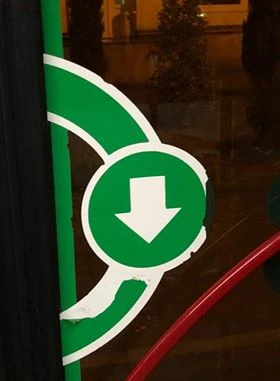Bakıda sakinlər Bakubus-ın avtobuslarına ziyan vurdular (FOTO)