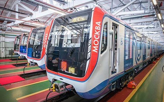 В бакинском метро появятся новые пятивагонные поезда (фото)