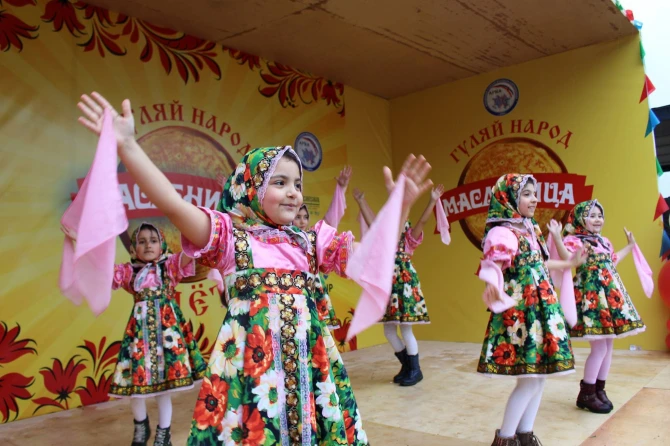 В Баку отметили Масленицу (видео)
