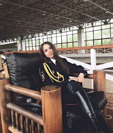 Rusiyanın ən gözəl qadın polisləri (FOTO)